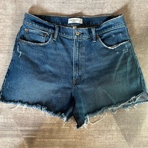 4 inch high rise mom short.